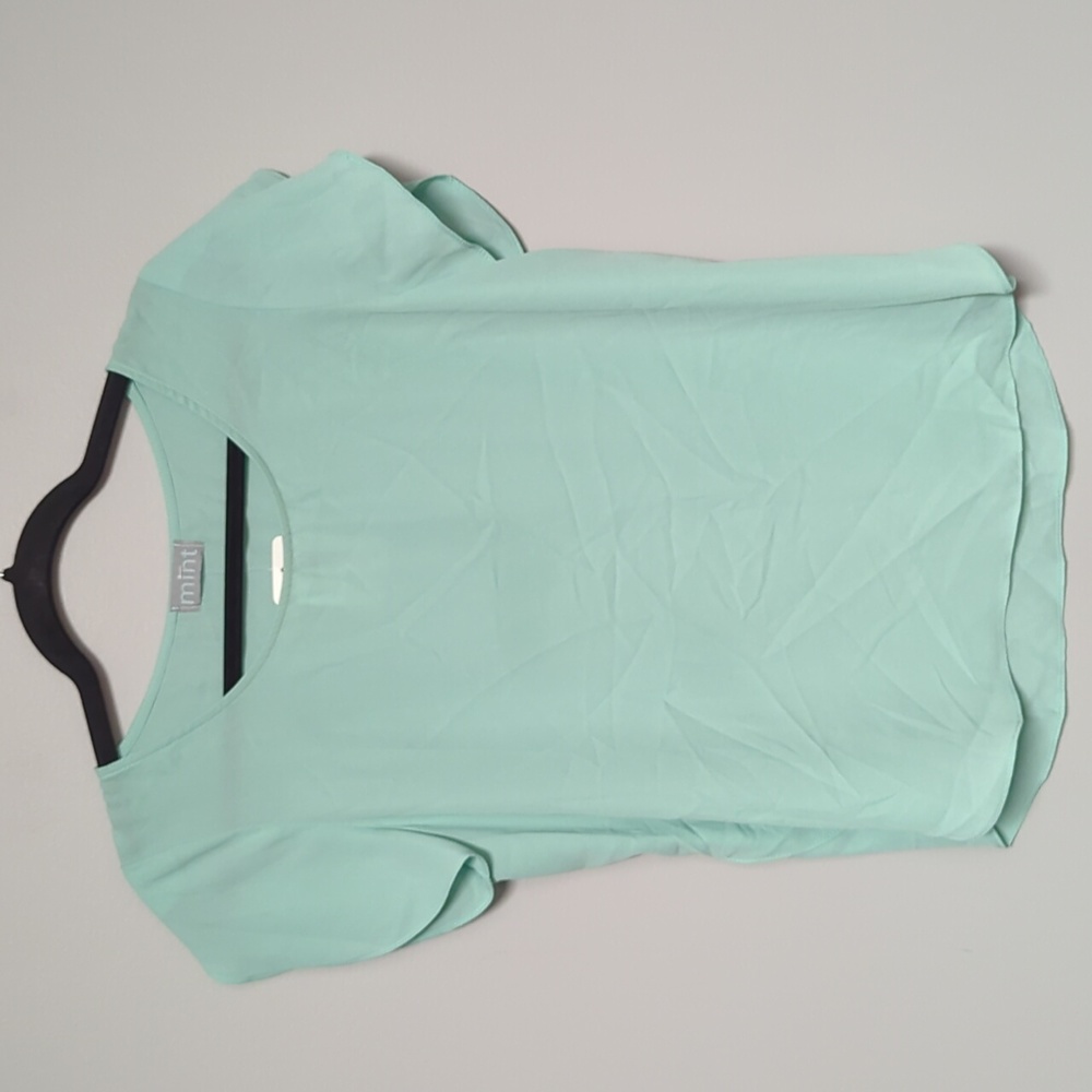 NWT Mint Green Tulip Sleeve Blouse